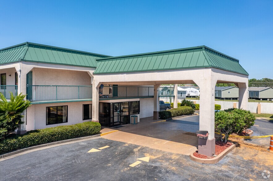 More Photos Of 115 Chapman Rd, Byron Hotel For Sale