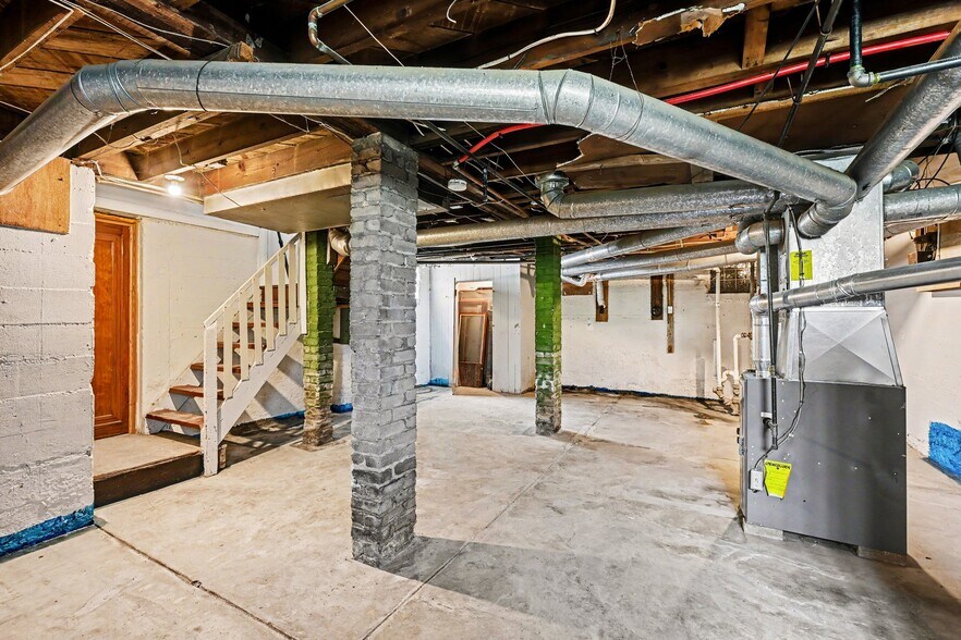 More Photos Of 611 Delaware Ave, Dayton Apartments For Sale