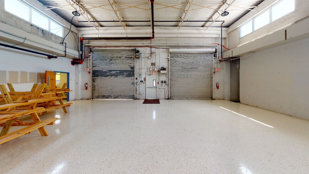 More Photos Of 860 Welsh Rd, Huntingdon Valley Manufacturing For Lease