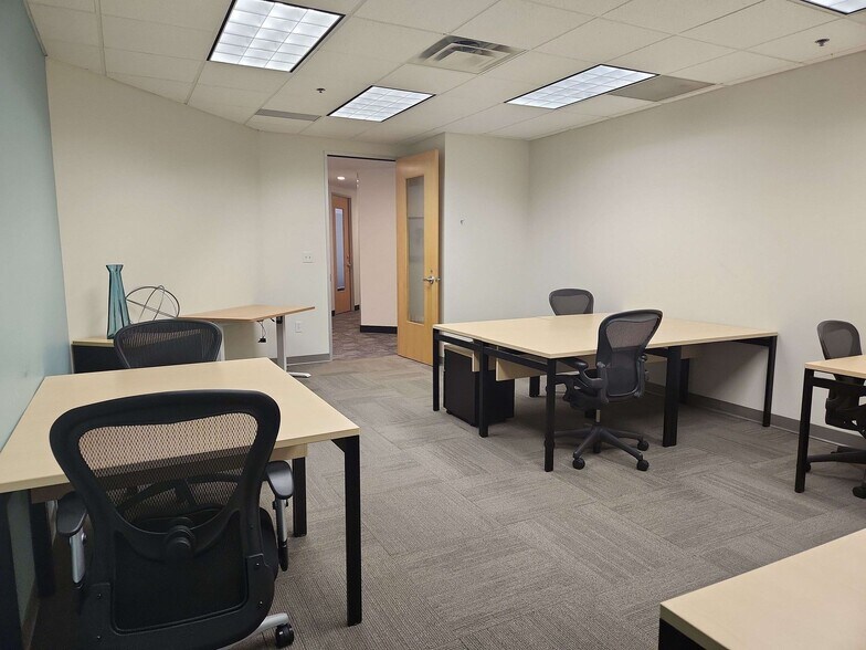 More Photos Of 201 N Illinois St, Indianapolis Office For Lease