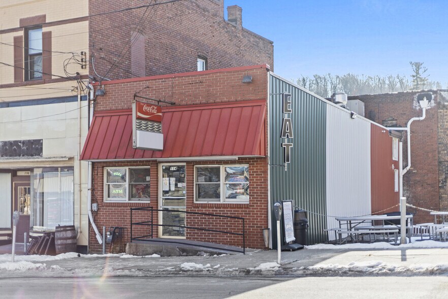 More Photos Of 114 E Lincoln Ave, Mc Donald Storefront For Lease