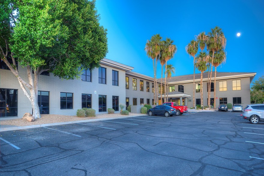 More Photos Of 706 E Bell Rd, Phoenix Office For Lease