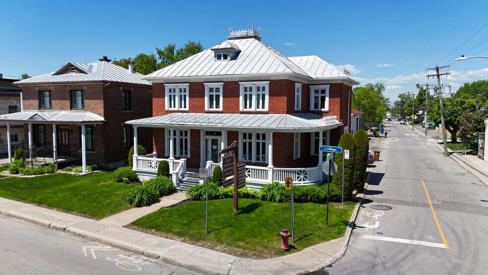 Primary Photo Of 415 Rue Du Village, Repentigny Office For Sale