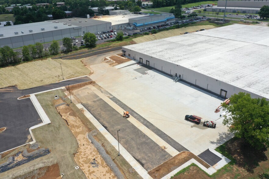 More Photos Of 117 Southeast Pky, Franklin Warehouse For Sale