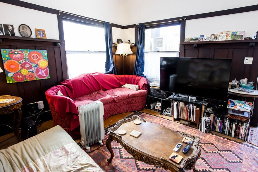 More Photos Of 219 John St, Oakland Apartments For Sale