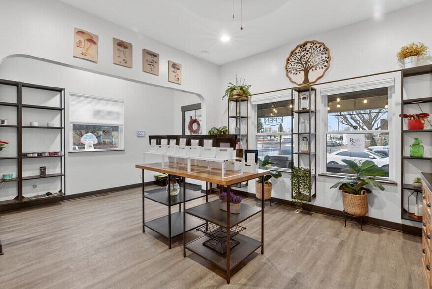 More Photos Of 1102 Linden St, Indianapolis Specialty For Lease