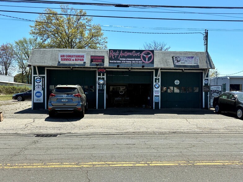 Primary Photo Of 991 Honeyspot Rd, Stratford Warehouse For Sale