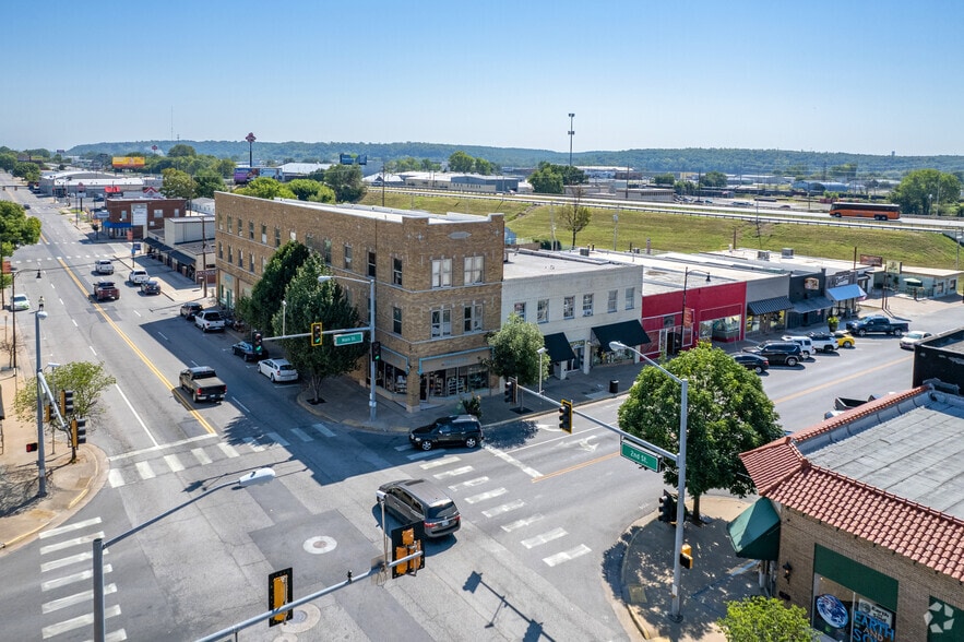 More Photos Of 117-119 N Main St, Sand Springs Storefront Retail Residential For Lease