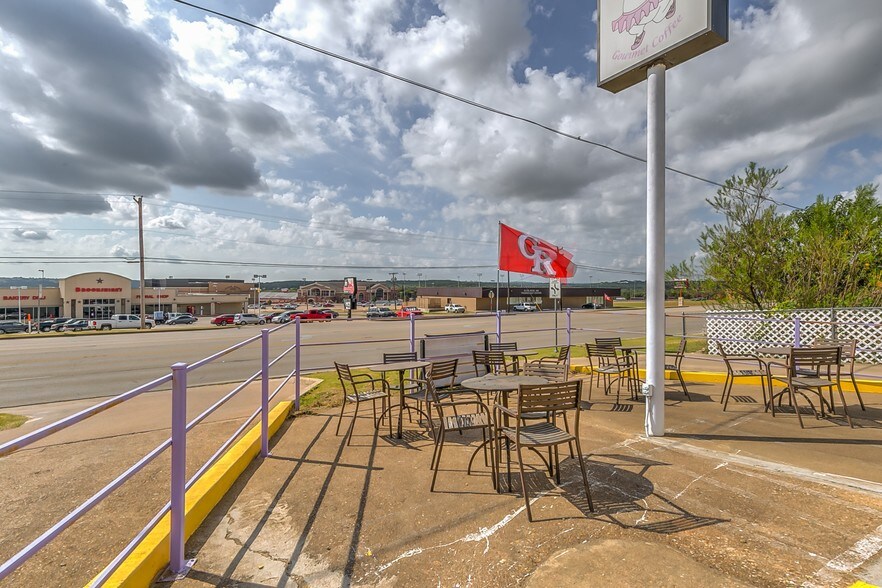 Primary Photo Of 608 SW Big Bend Trl, Glen Rose Restaurant For Sale