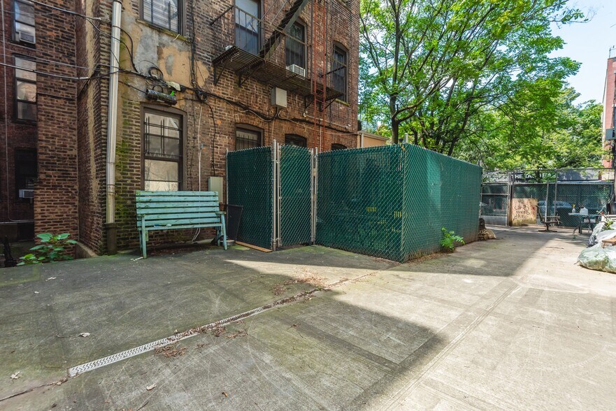 More Photos Of 561 Gates Ave, Brooklyn Apartments For Sale