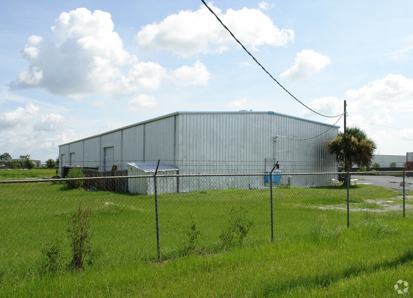 More Photos Of 4125 5th St, Kissimmee Warehouse For Sale