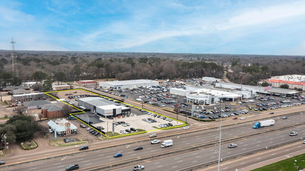 More Photos Of 5385 N I 55 St, Jackson Auto Dealership For Sale