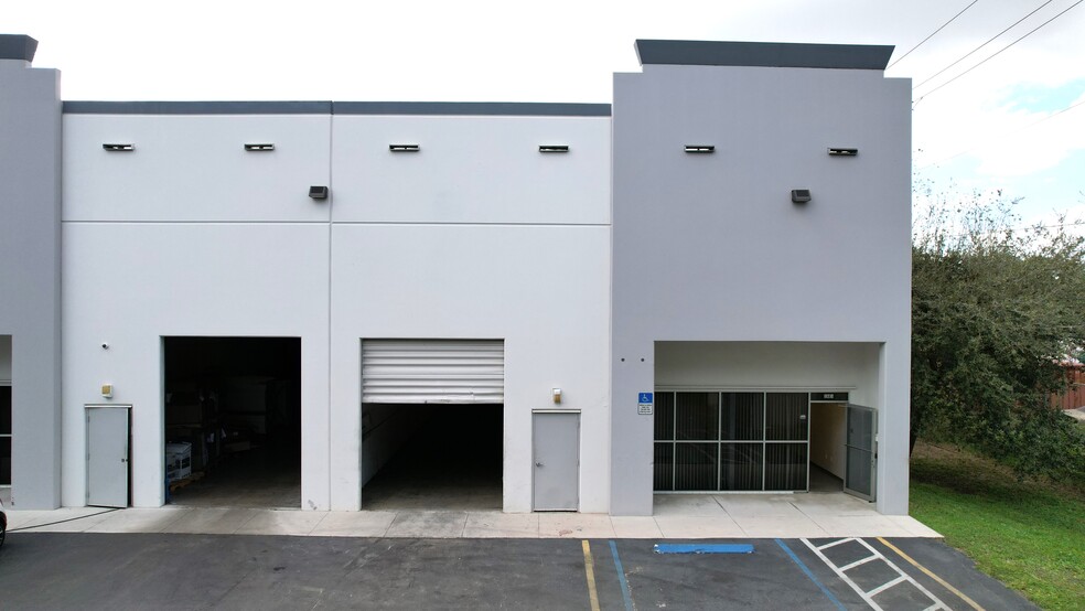 Primary Photo Of 955 NW 159th Dr, Miami Warehouse For Lease