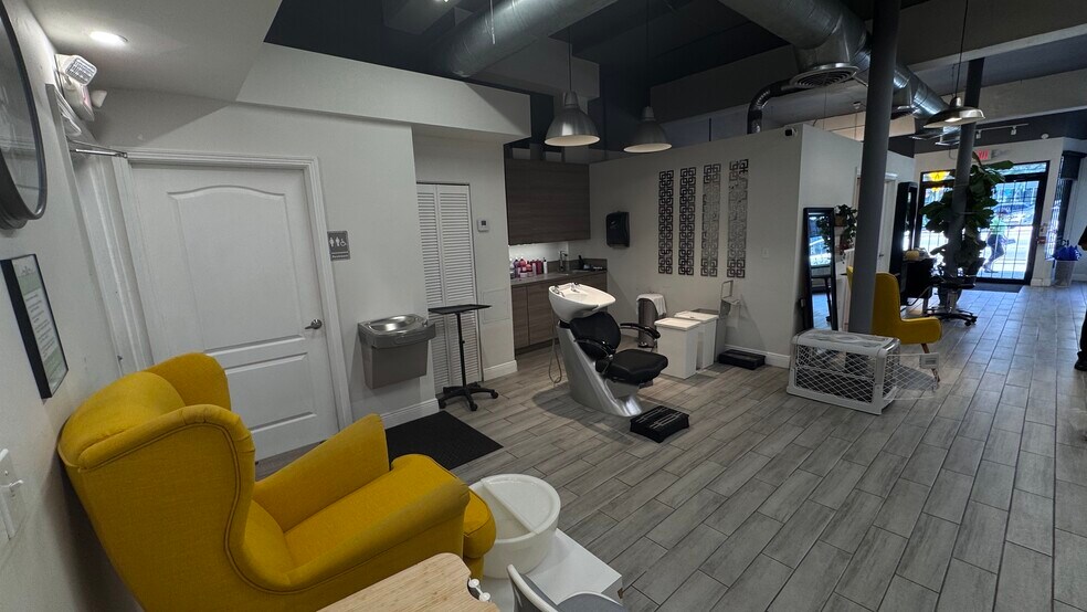 More Photos Of 2600-2614 SW 8th St, Miami Apartments For Lease