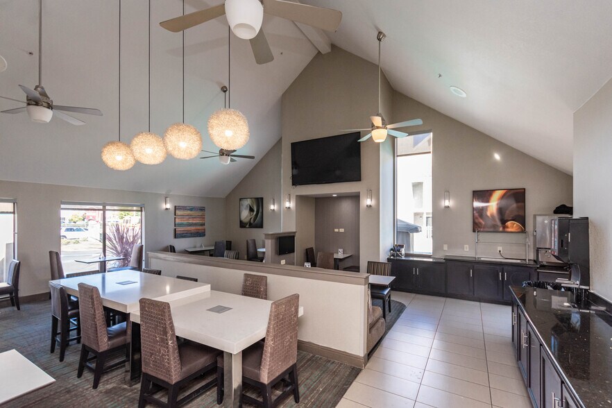 More Photos Of 1530 Howe Ave, Sacramento Hotel For Sale