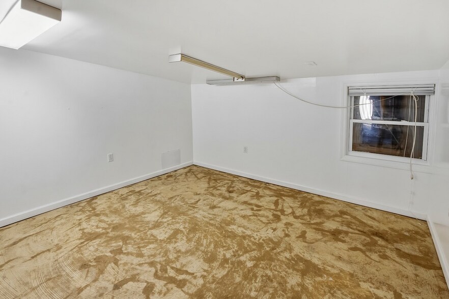 More Photos Of 50 Clara St, Landisville Warehouse For Sale
