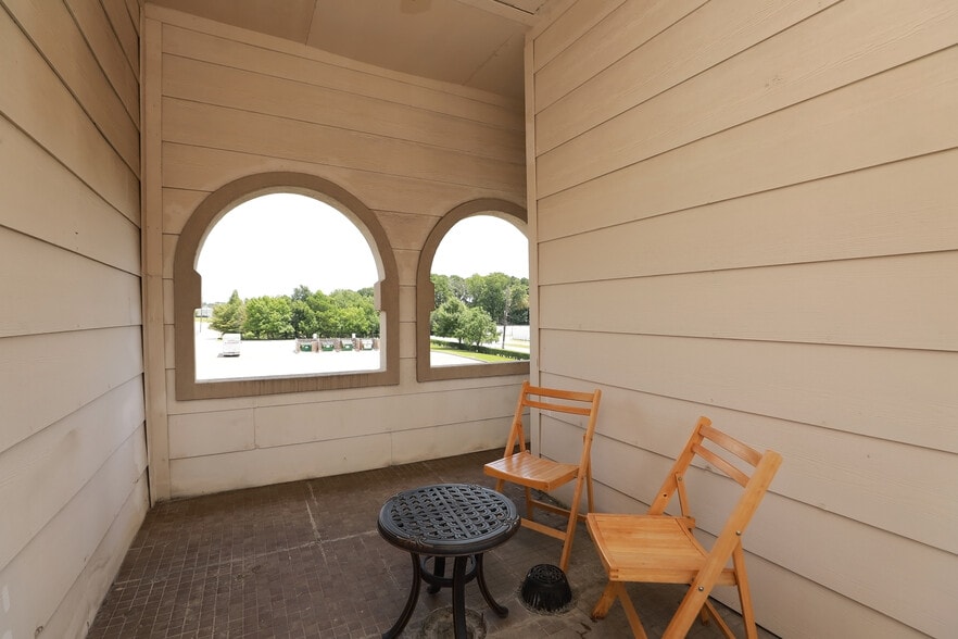 More Photos Of 12802 Willow Centre Dr, Houston Office For Sale