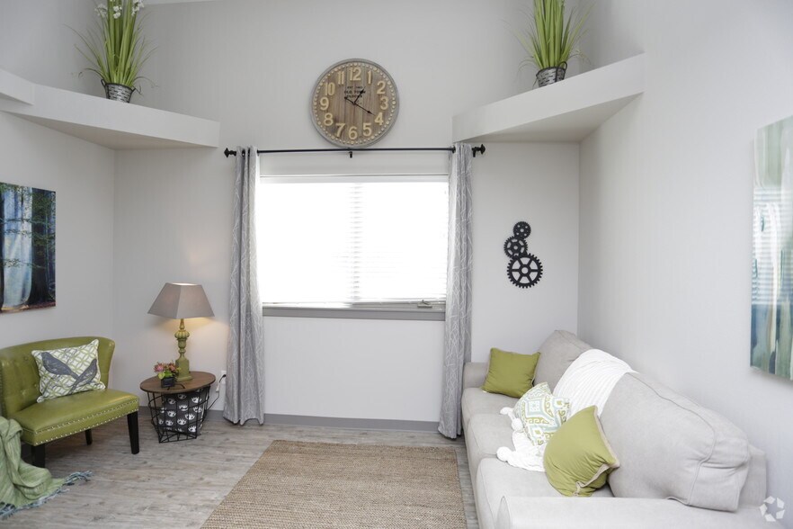 More Photos Of 429 W Central Ave, Wichita Apartments For Sale