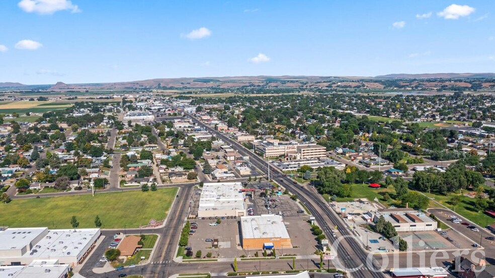 More Photos Of 728 SW 4th Ave, Ontario Drugstore For Sale