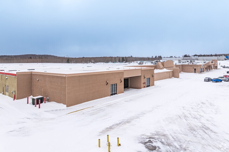 More Photos Of 990 W 41st St, Hibbing General Retail For Sale