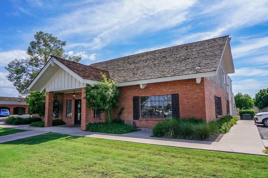 More Photos Of 1455 E University Dr, Mesa Showroom For Sale