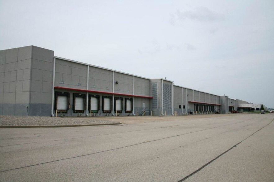 More Photos Of 1100 Glenn Clarida Dr, Marion Distribution For Lease