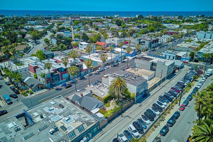 More Photos Of 1321-1325 Abbot Kinney Blvd, Venice Freestanding For Sale