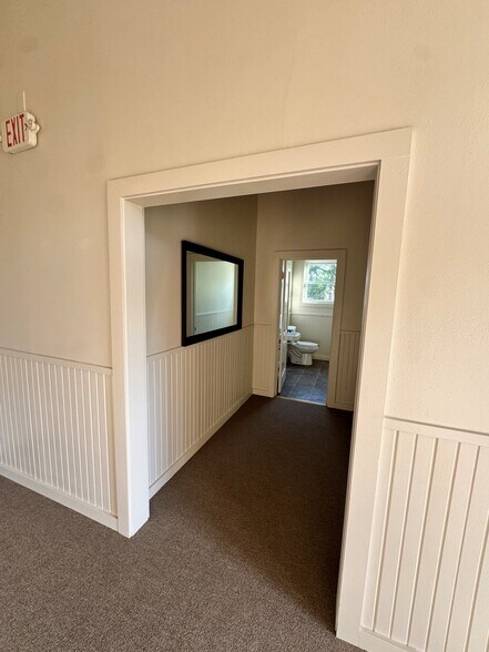 More Photos Of 916 N Longview St, Kilgore Office For Sale