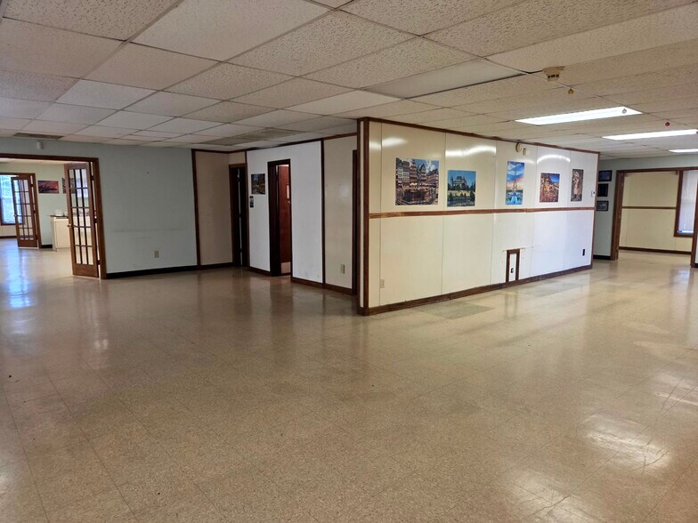 More Photos Of 2222 Belt Line Rd, Garland Religious Facility For Sale