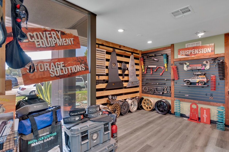 More Photos Of 23231 Vista Grande Dr, Laguna Hills Warehouse For Sale