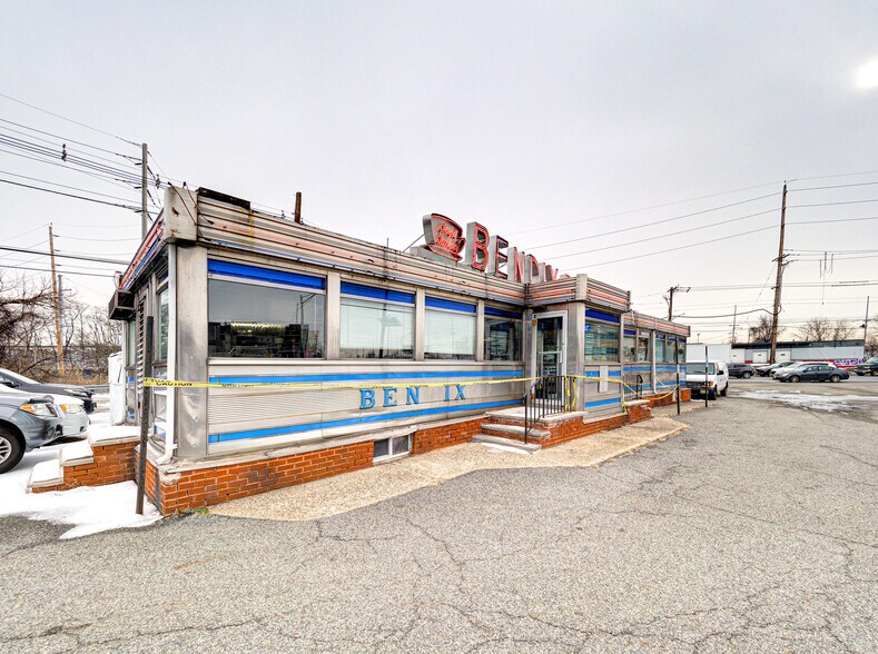 More Photos Of 464 State Rt 17, Hasbrouck Heights Restaurant For Sale