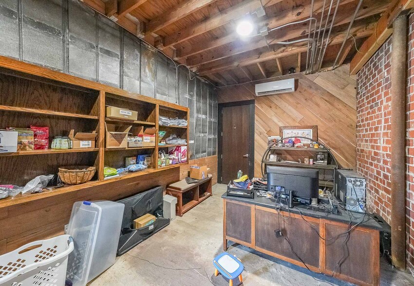 More Photos Of 250 Cleveland St, Locust Grove Industrial For Sale