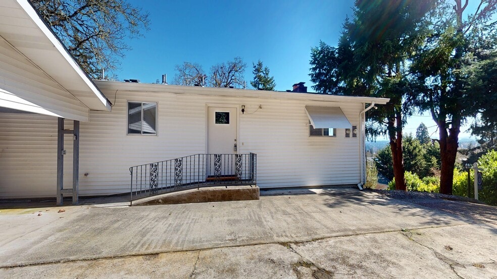 More Photos Of 2145 Webb St, West Linn Apartments For Sale