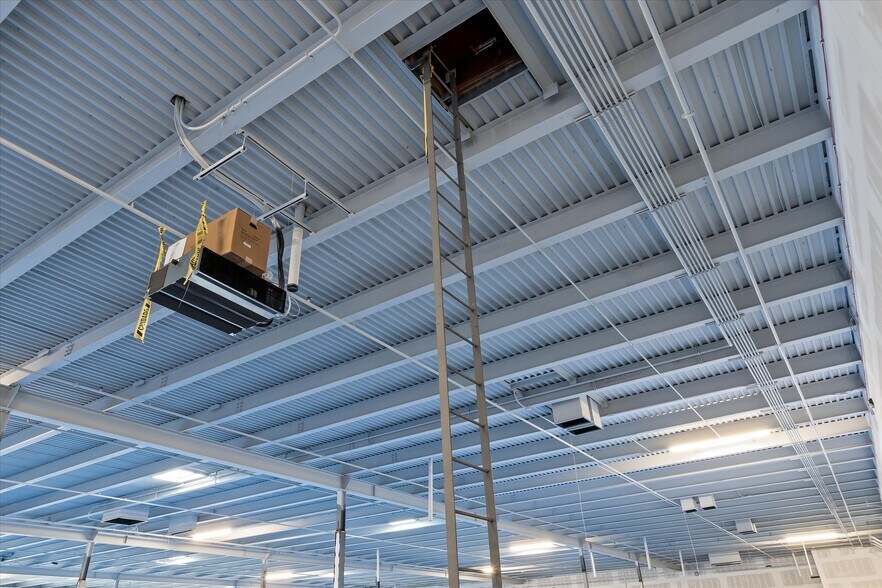 More Photos Of 29270-29350 Plymouth Rd, Livonia Freestanding For Lease