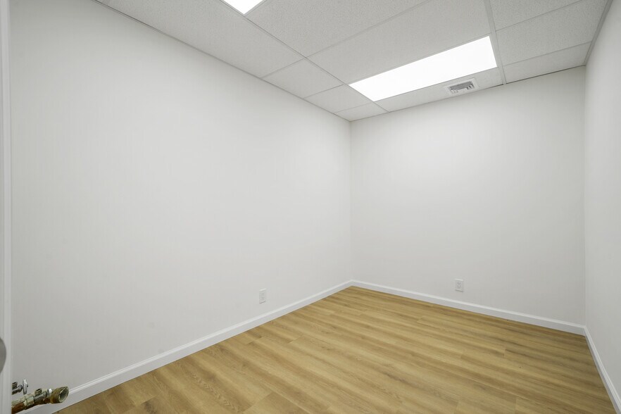 More Photos Of 28 Throckmorton Ln, Old Bridge Medical For Lease