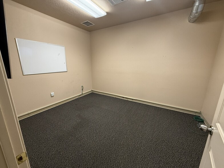 More Photos Of 50 Snider Way, Sparks Light Distribution For Lease