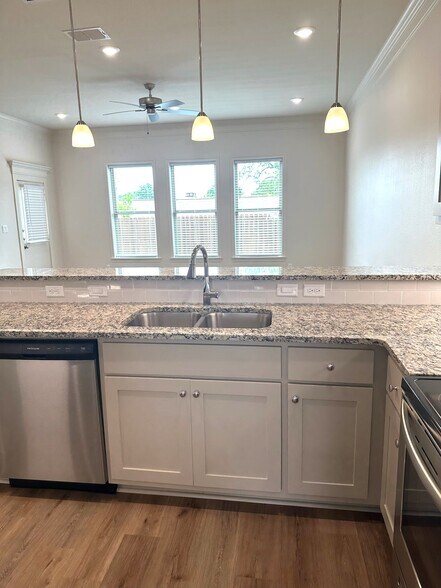 More Photos Of 8406 Cambridge Rd, Tyler Apartments For Sale