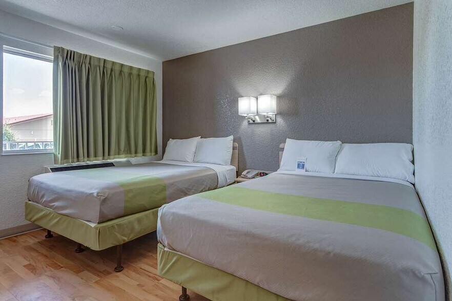 More Photos Of 11049 W Gateway Blvd, El Paso Hotel For Sale