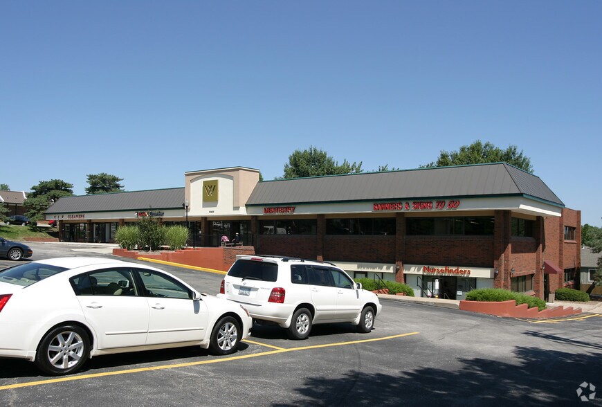 More Photos Of 10400 W 103rd St, Overland Park Storefront For Lease