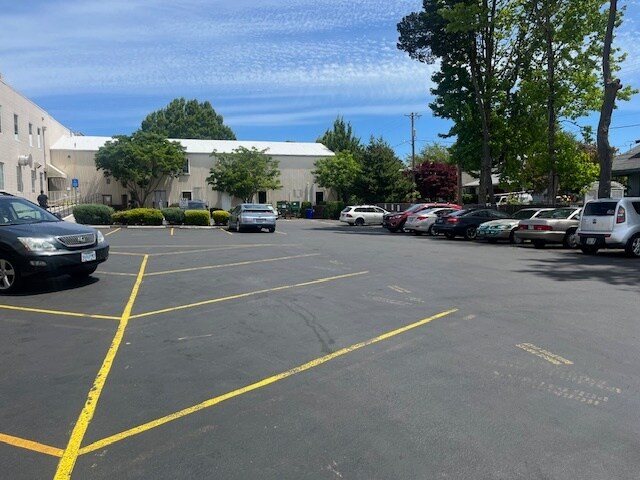 More Photos Of 4520-4534 SE Belmont St, Portland Storefront Retail Office For Lease