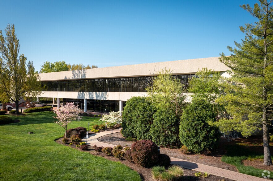 More Photos Of 101 Yorkshire Blvd, Lexington Office For Lease