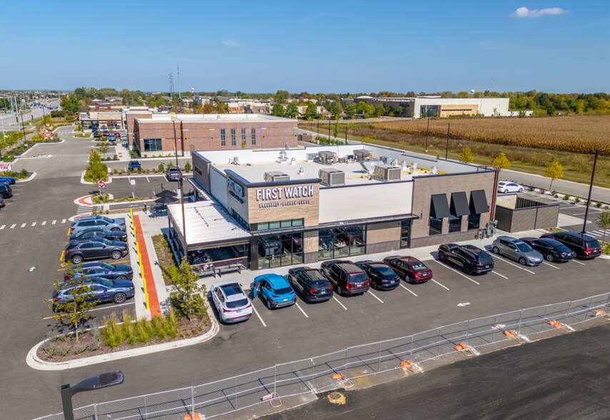 More Photos Of 1721 Randall Rd, Algonquin Restaurant For Sale