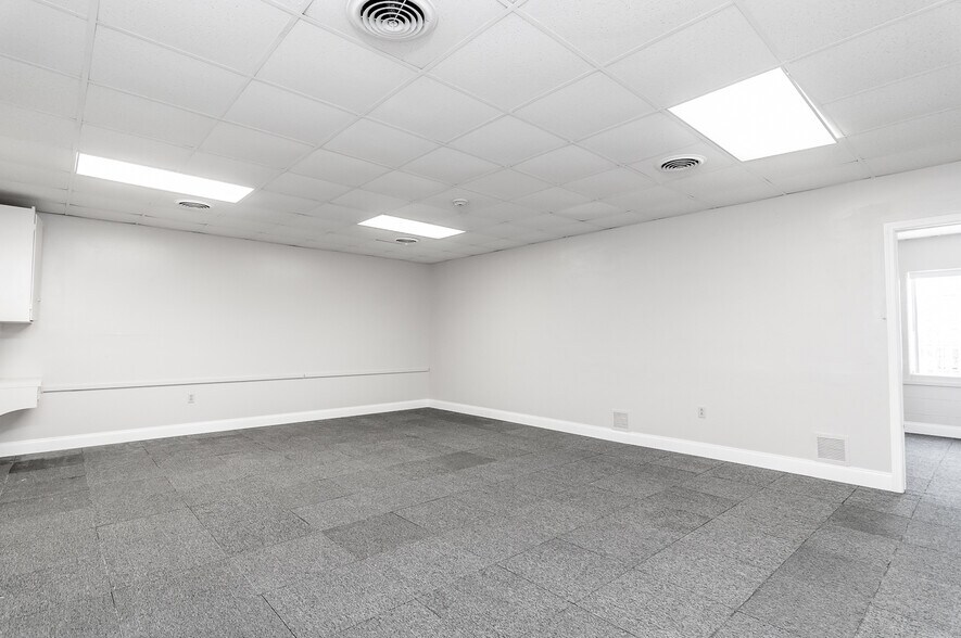 More Photos Of 4205 W Broadway St, Pearland Loft Creative Space For Lease