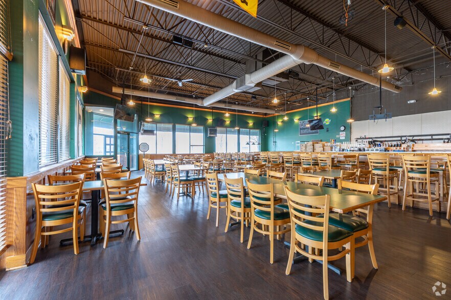 More Photos Of 1660 Fort St, Lincoln Park Bar For Sale