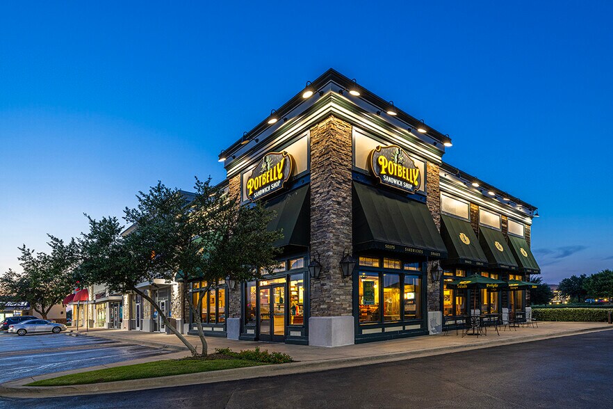 More Photos Of 5000 S Hulen St, Fort Worth Unknown For Lease