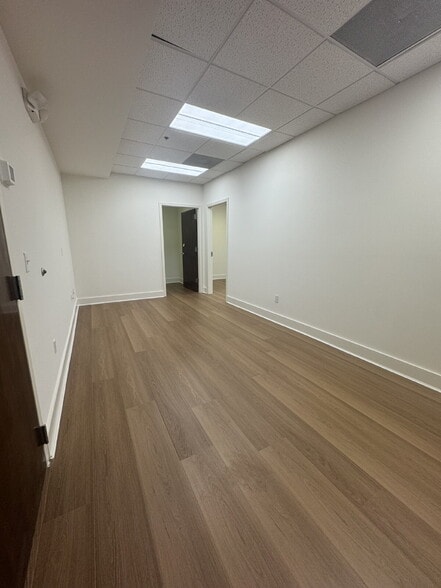 More Photos Of 10 Plantation Park Dr, Bluffton Office For Lease