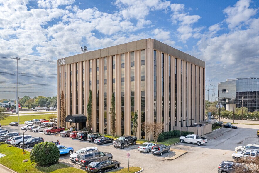 More Photos Of 505 N Sam Houston Pky E, Houston Unknown For Lease
