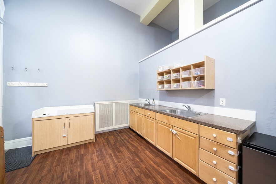 More Photos Of 1 Newark St, Hoboken Loft Creative Space For Lease