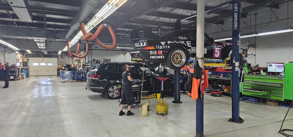 More Photos Of 50 Miry Brook Rd, Danbury Warehouse For Sale