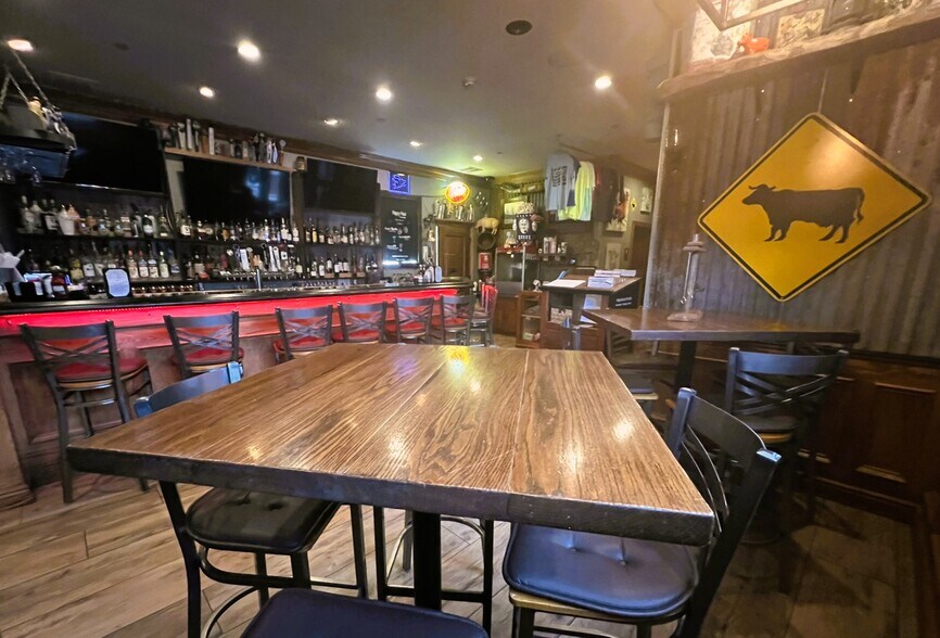 More Photos Of 49 Oakland Ave, Warwick Restaurant For Sale